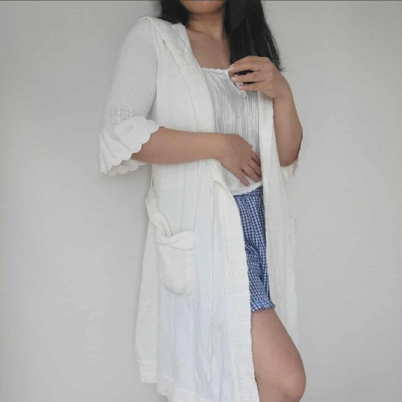 Women's White Hooded Robe - Picture 4 of 8